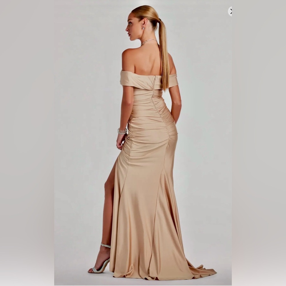 Elegant Off-Shoulder Mermaid Formal Gown XS - New with Tags - Picture 2 of 5